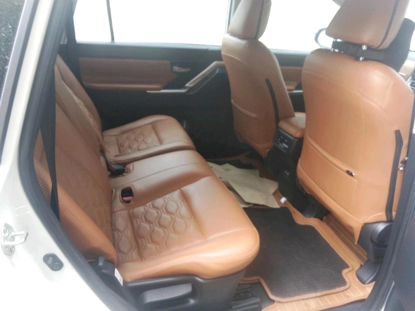 2026 Toyota INNOVA HYCROSS GX 8 STR, Petrol, Automatic, 4,480 km, interior