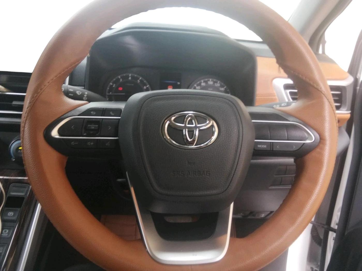 2026 Toyota INNOVA HYCROSS GX 8 STR, Petrol, Automatic, 4,480 km, interior