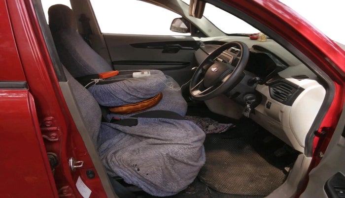 2016 Mahindra Kuv100 K4 6 STR, Petrol, Manual, 52,158 km, interior