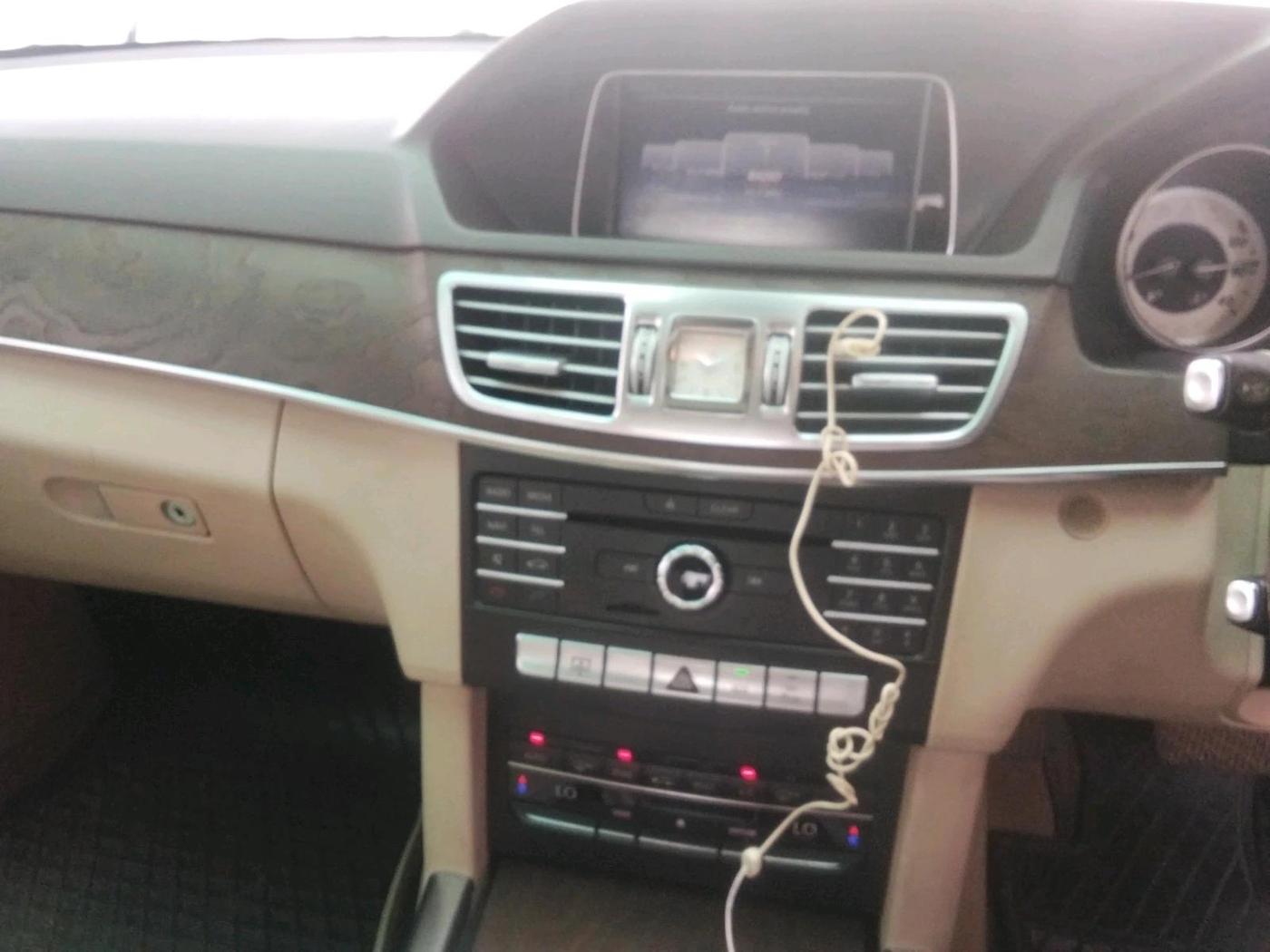 2015 Mercedes Benz E Class E 250 CDI AVANTGARDE, Diesel, Automatic, 61,308 km, interior