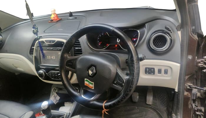 2017 Renault Captur RXL DIESEL, Diesel, Manual, 1,00,250 km, interior