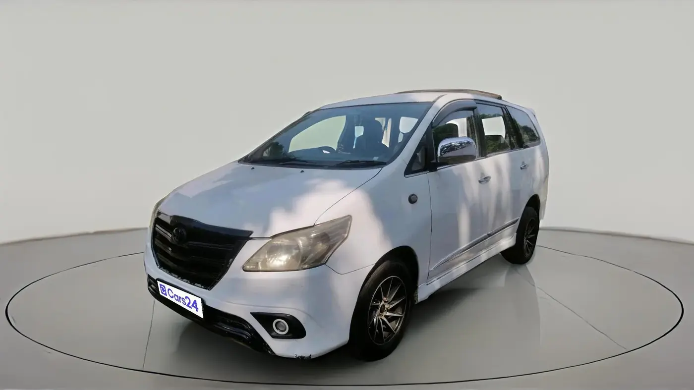 2011 Toyota Innova 2.5 E 7 STR, Diesel, Manual, 1,60,455 km, exterior