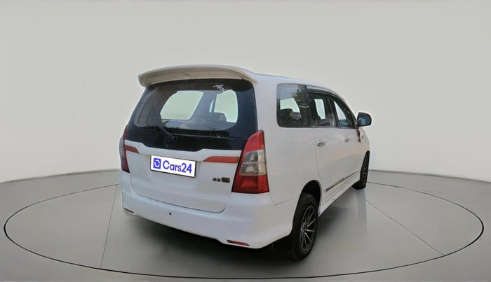 2011 Toyota Innova 2.5 E 7 STR, Diesel, Manual, 1,60,455 km, exterior