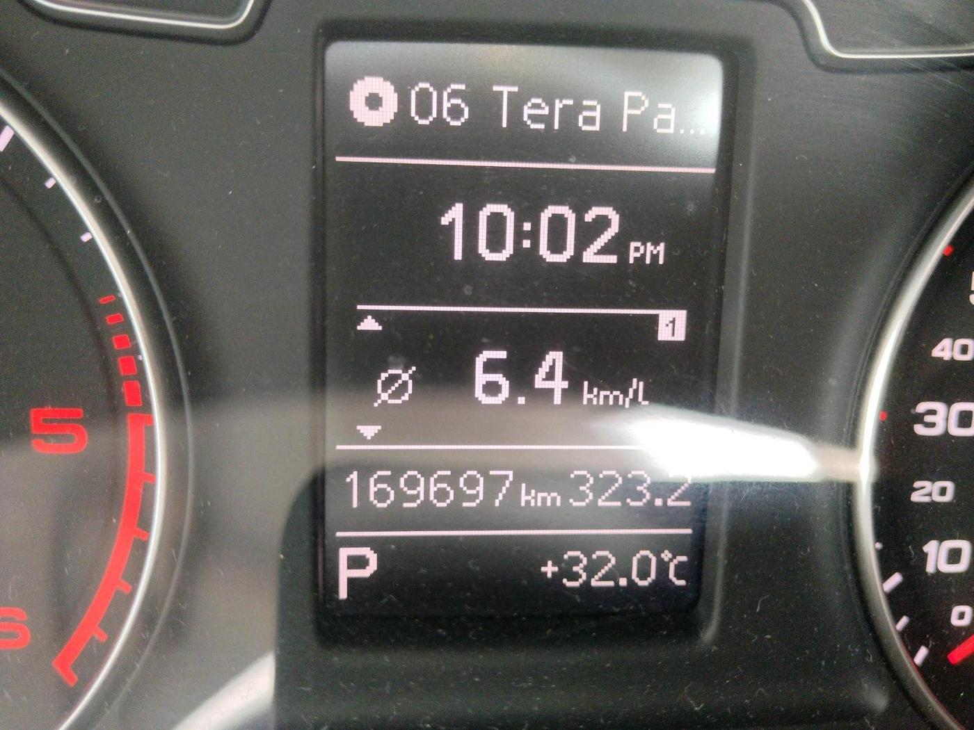 2017 Audi Q3 35 TDI Quattro, Diesel, Automatic, 1,69,697 km, interior