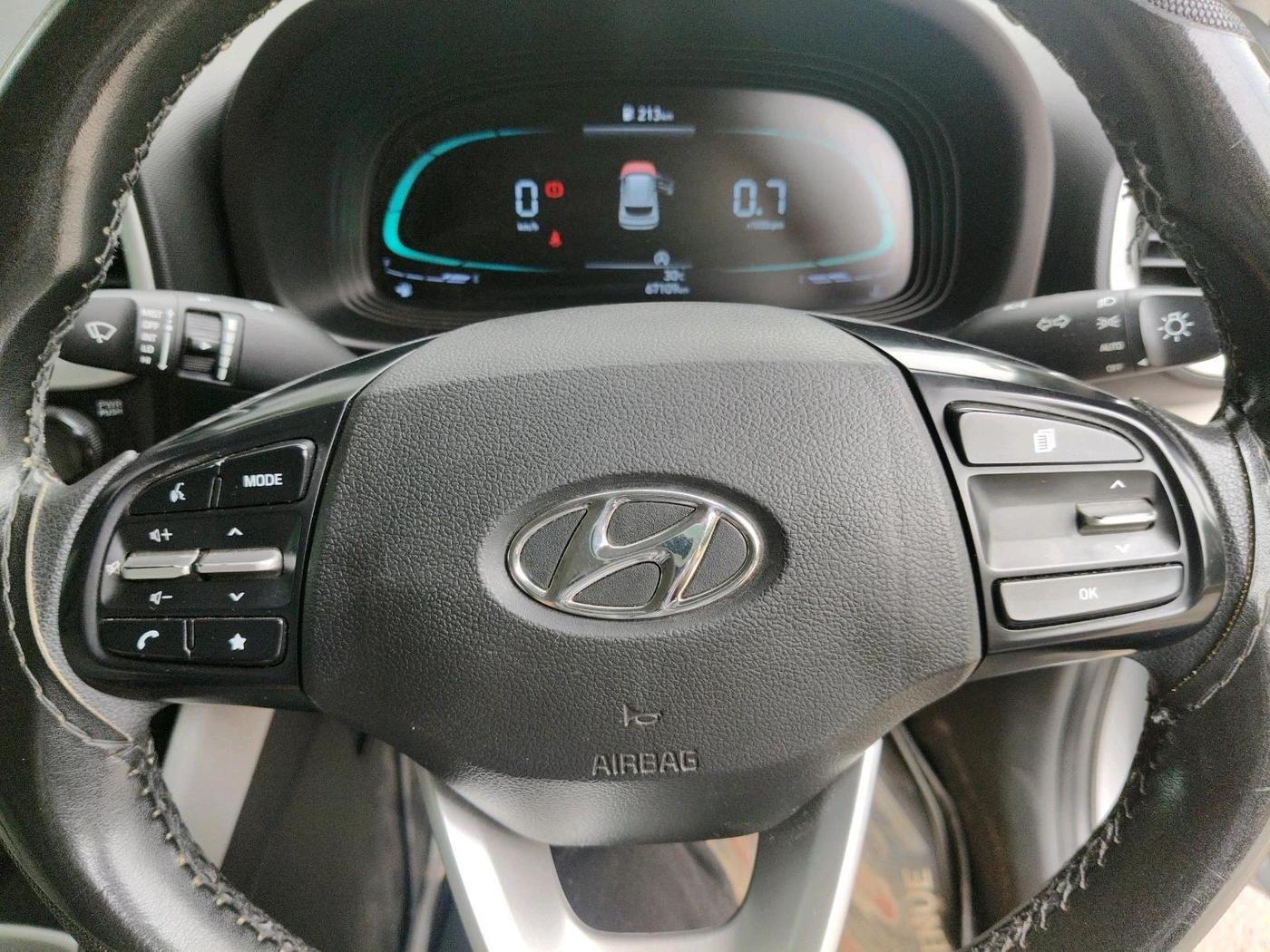 2023 Hyundai VENUE S(O) 1.2, Petrol, Manual, 67,109 km, interior