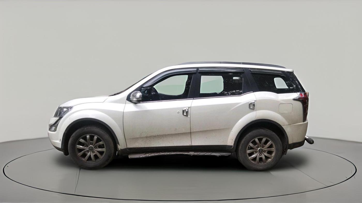 2017 Mahindra XUV500 W10, Diesel, Manual, 64,294 km, exterior