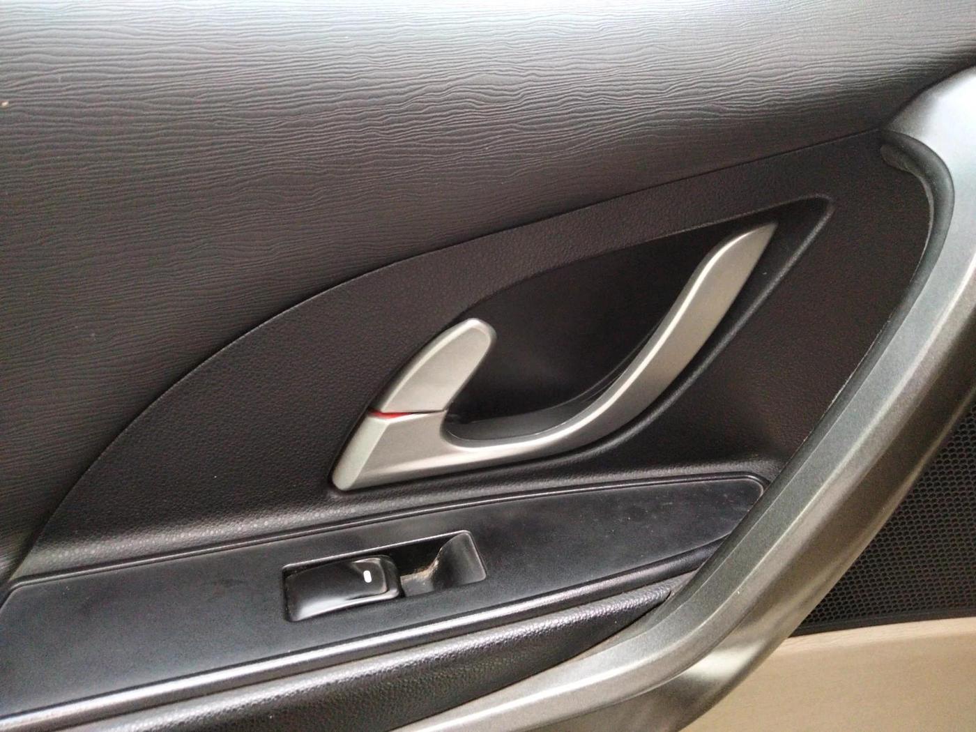 2017 Mahindra XUV500 W10, Diesel, Manual, 64,294 km, interior