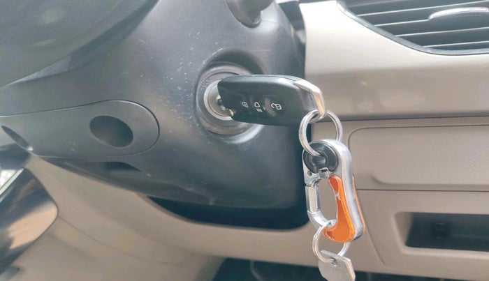 2019 Tata NEXON XM PETROL, Petrol, Manual, 74,701 km, interior