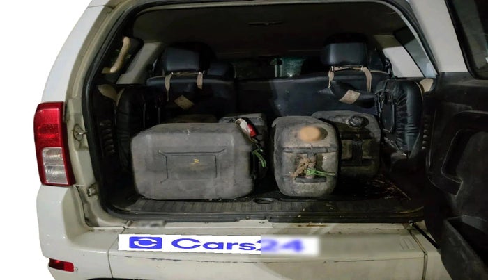 2014 Tata Safari Storme 2.2 LX 4X2, Diesel, Manual, 67,888 km, exterior