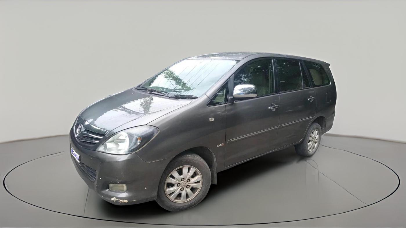 2011 Toyota Innova V 2.5 8 STR, Diesel, Manual, 2,00,248 km, exterior