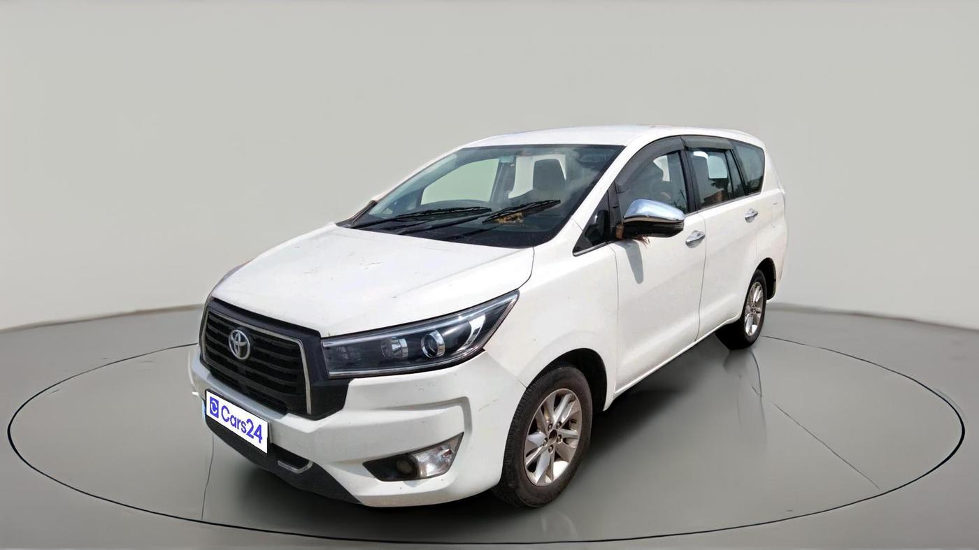 2018 Toyota Innova Crysta 2.4 VX 8 STR, Diesel, Manual, 1,24,087 km, exterior