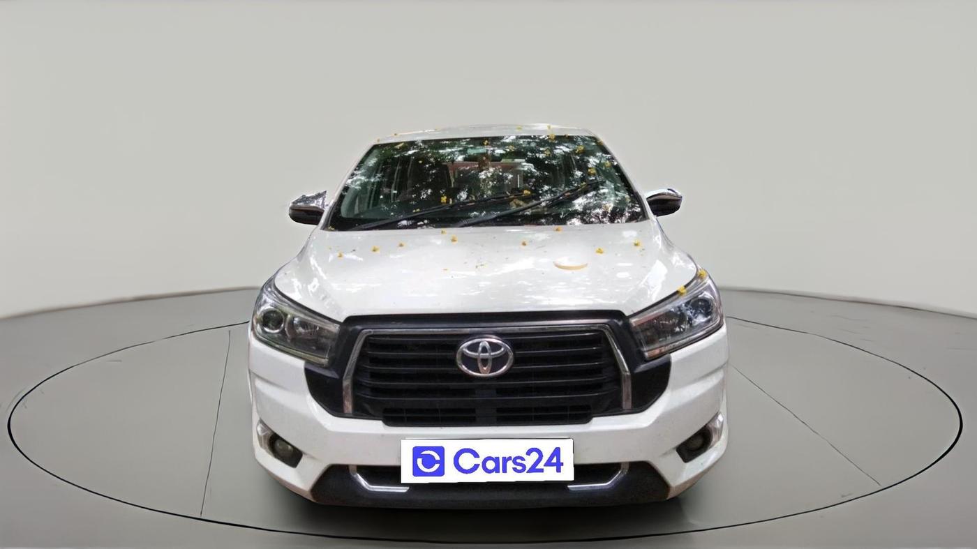 2018 Toyota Innova Crysta 2.4 VX 8 STR, Diesel, Manual, 1,24,087 km, exterior