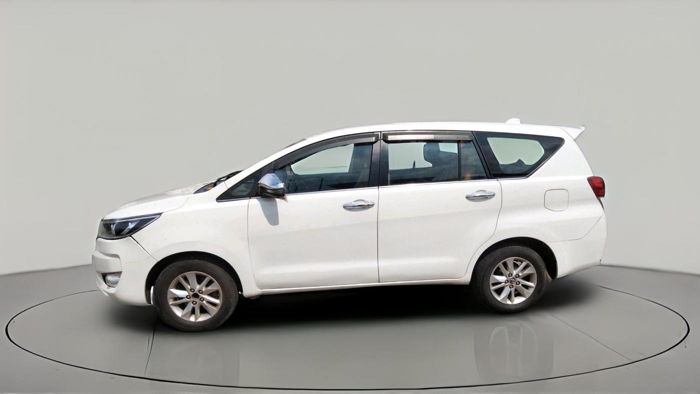 2018 Toyota Innova Crysta 2.4 VX 8 STR, Diesel, Manual, 1,24,087 km, exterior