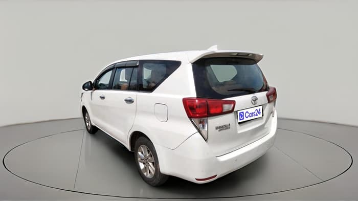 2018 Toyota Innova Crysta 2.4 VX 8 STR, Diesel, Manual, 1,24,087 km, exterior