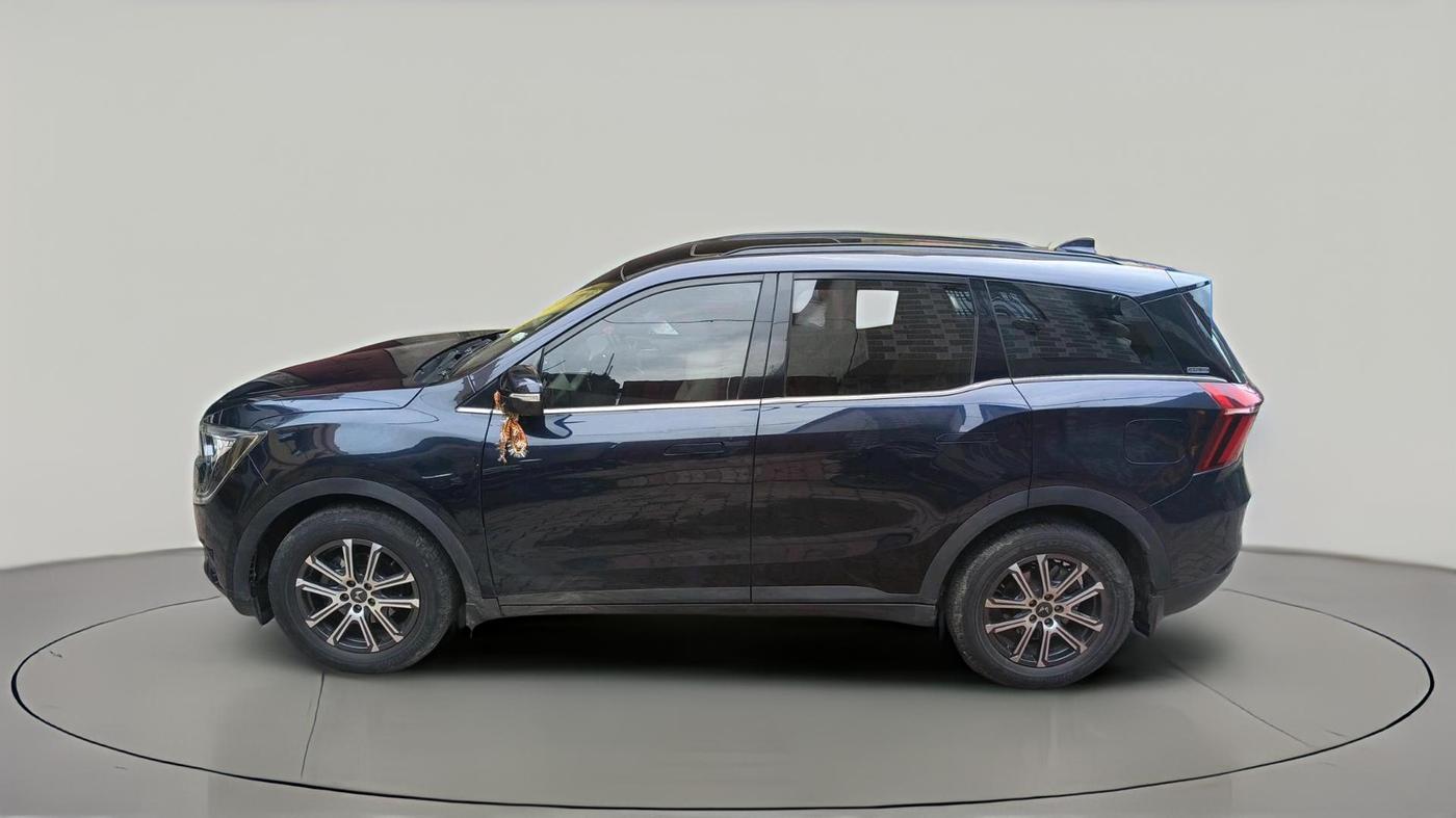 2022 Mahindra XUV700 AX 7 D MT 7 STR, Diesel, Manual, 23,924 km, exterior