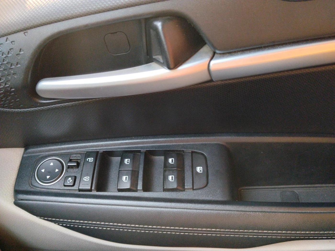 2020 KIA SONET HTX 1.0 IMT, Petrol, Manual, 56,738 km, interior