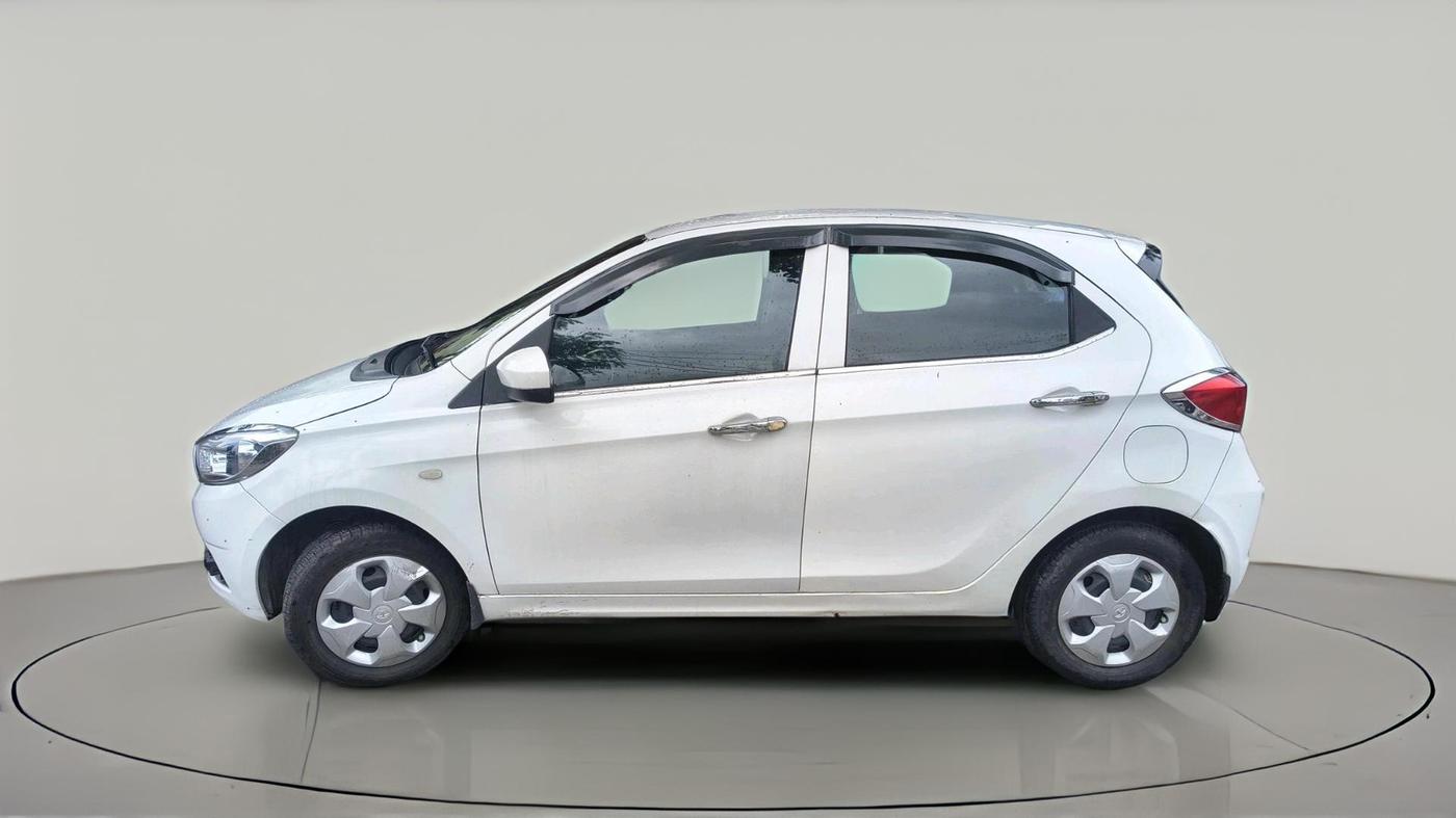 2018 Tata Tiago XT PETROL, Petrol, Manual, 32,902 km, exterior