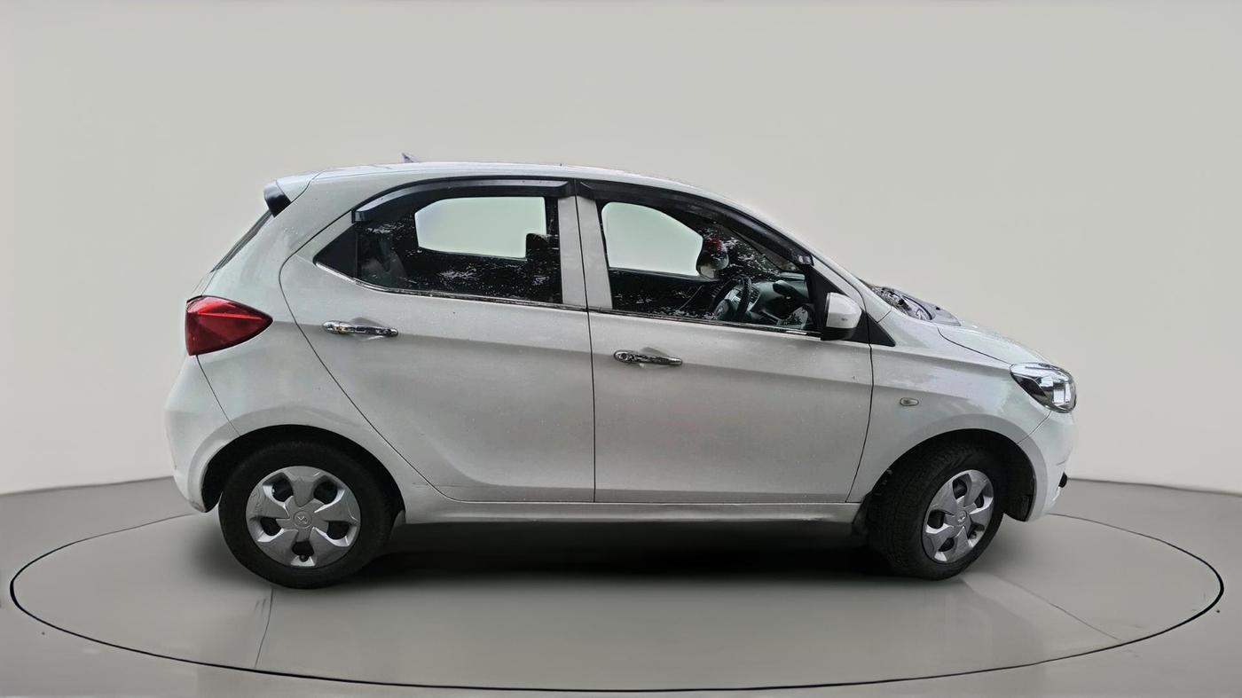 2018 Tata Tiago XT PETROL, Petrol, Manual, 32,902 km, exterior