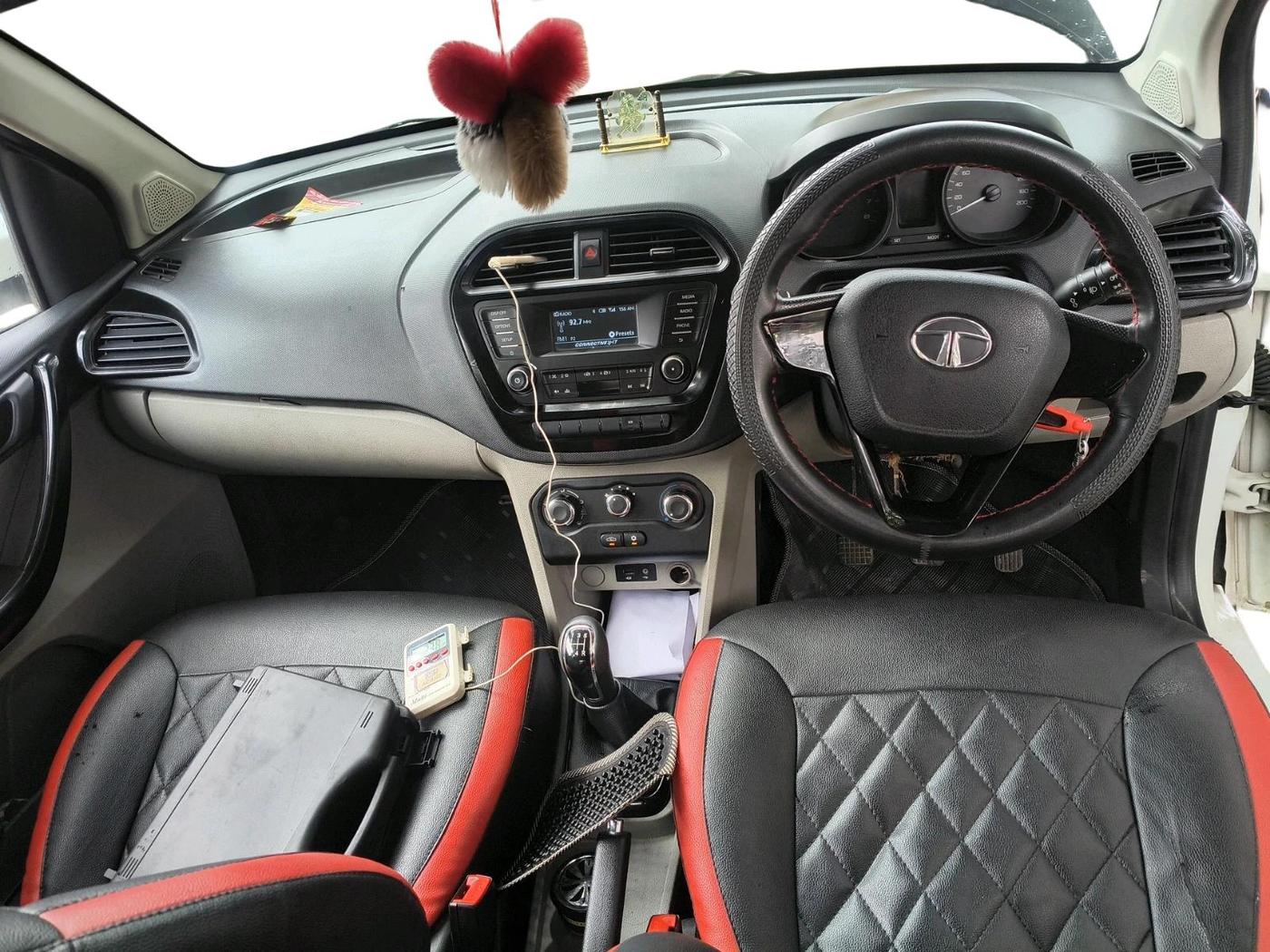 2018 Tata Tiago XT PETROL, Petrol, Manual, 32,902 km, interior