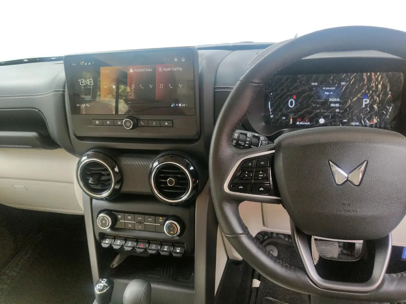2025 Mahindra Thar Roxx AX7 L Diesel AT 4WD, Diesel, Automatic, 16,918 km, interior