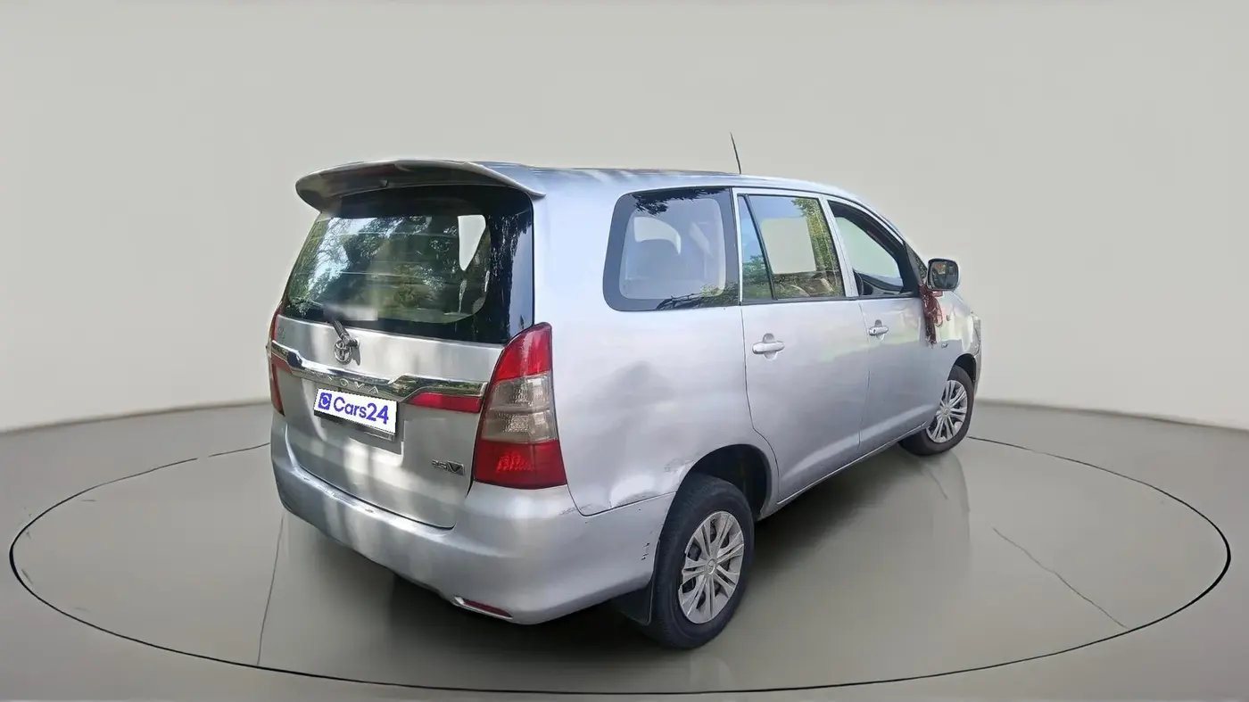 2007 Toyota Innova G4 2.5 7 STR, Diesel, Manual, 3,70,543 km, exterior