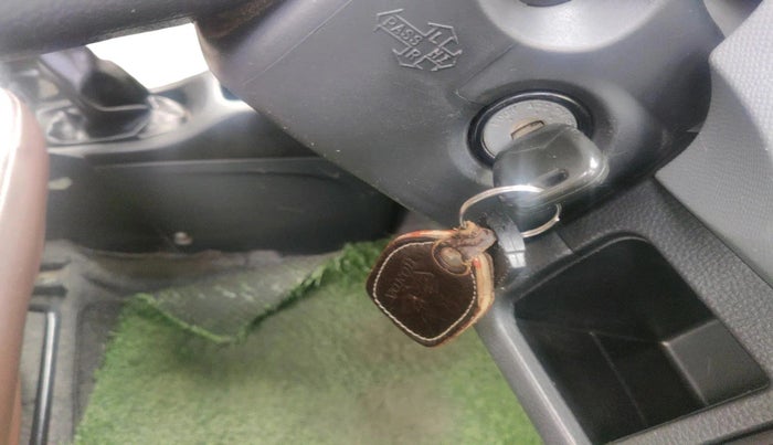 2012 Maruti Wagon R 1.0 LXI CNG, CNG, Manual, 1,11,387 km, interior