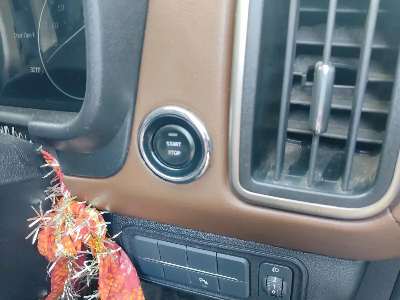 2023 Mahindra SCORPIO-N Z8 L DIESEL AT 4WD 7 STR, Diesel, Automatic, 34,700 km, interior
