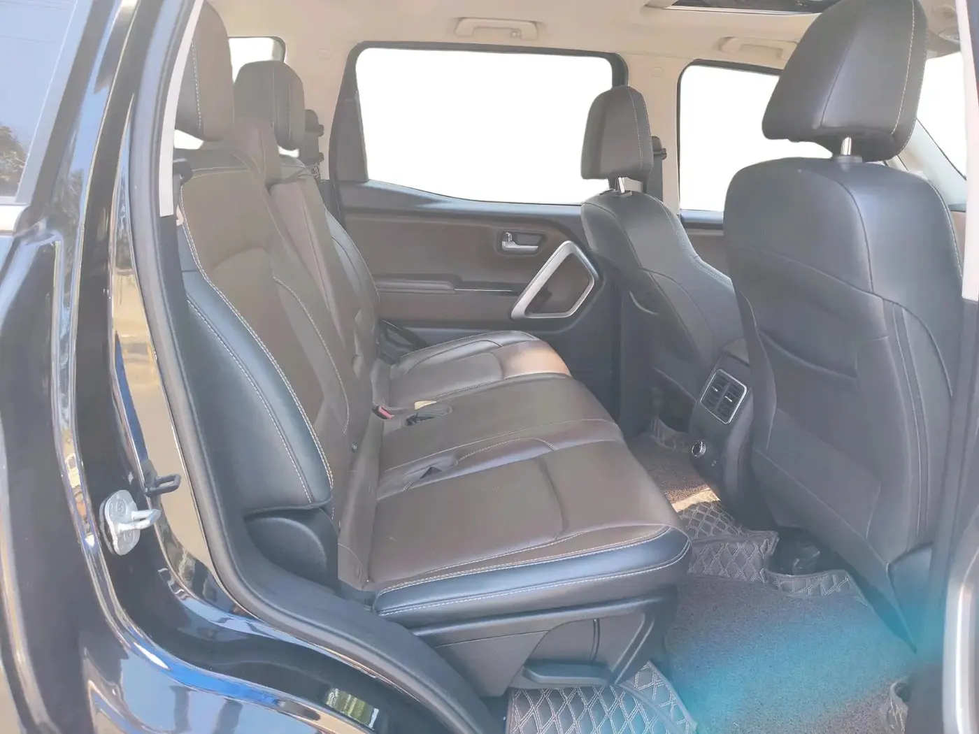 2023 Mahindra SCORPIO-N Z8 L DIESEL AT 4WD 7 STR, Diesel, Automatic, 34,700 km, interior
