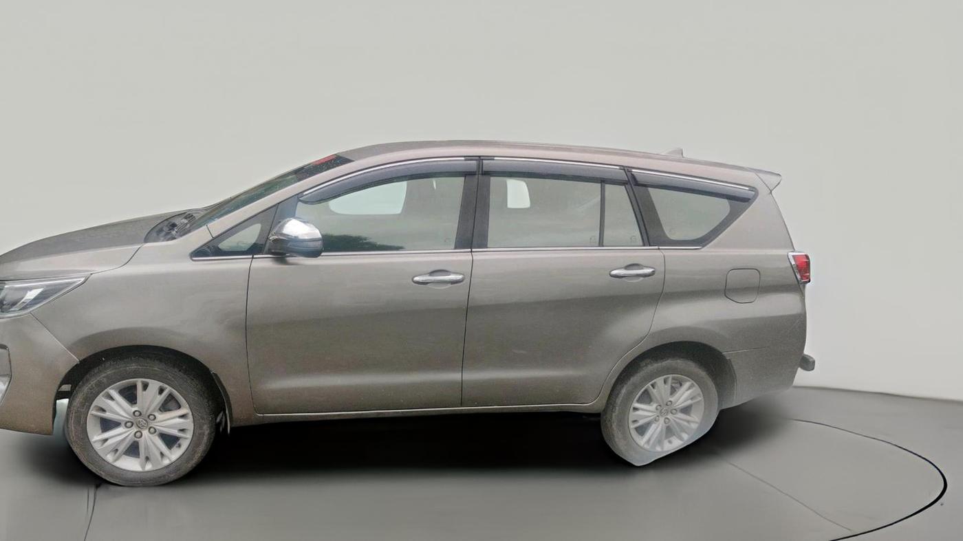 2018 Toyota Innova Crysta 2.4 ZX 7 STR, Diesel, Manual, 1,66,333 km, exterior