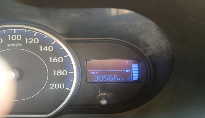 2013 Hyundai i10 MAGNA 1.2, Petrol, Manual, 30,566 km, interior