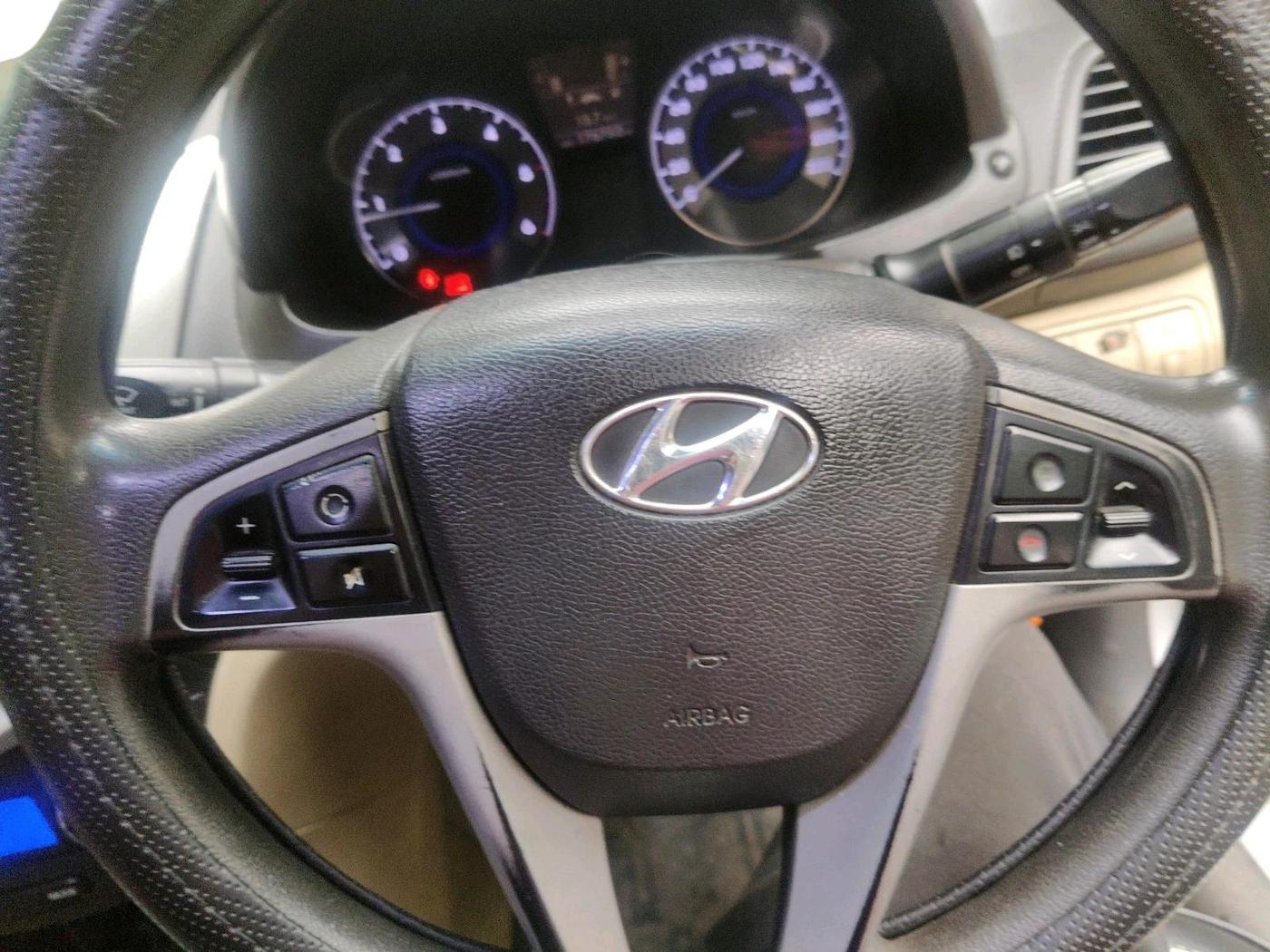 2012 Hyundai Verna FLUIDIC 1.6 CRDI SX, Diesel, Manual, 1,76,782 km, interior