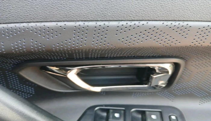 2022 Tata Safari XZA PLUS, Diesel, Automatic, 78,718 km, interior