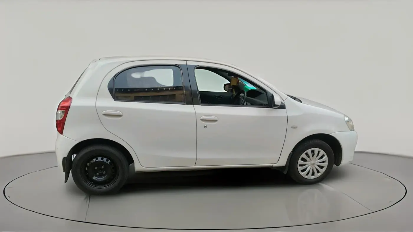 2013 Toyota Etios Liva G, Petrol, Manual, 1,89,700 km, exterior