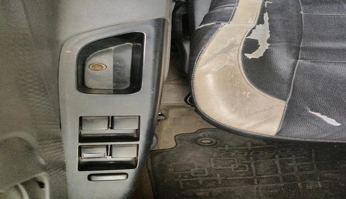 2013 Toyota Etios Liva G, Petrol, Manual, 1,89,700 km, interior