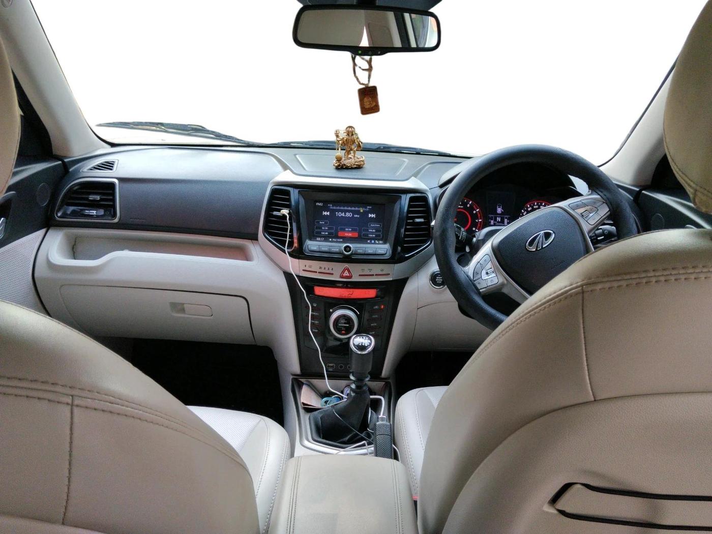 2021 Mahindra XUV300 W8 (O) 1.2 PETROL, Petrol, Manual, 29,440 km, interior