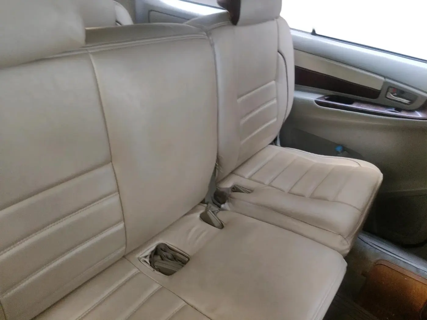 2012 Toyota Innova VX 2.5 8 STR, Diesel, Manual, 3,02,750 km, interior
