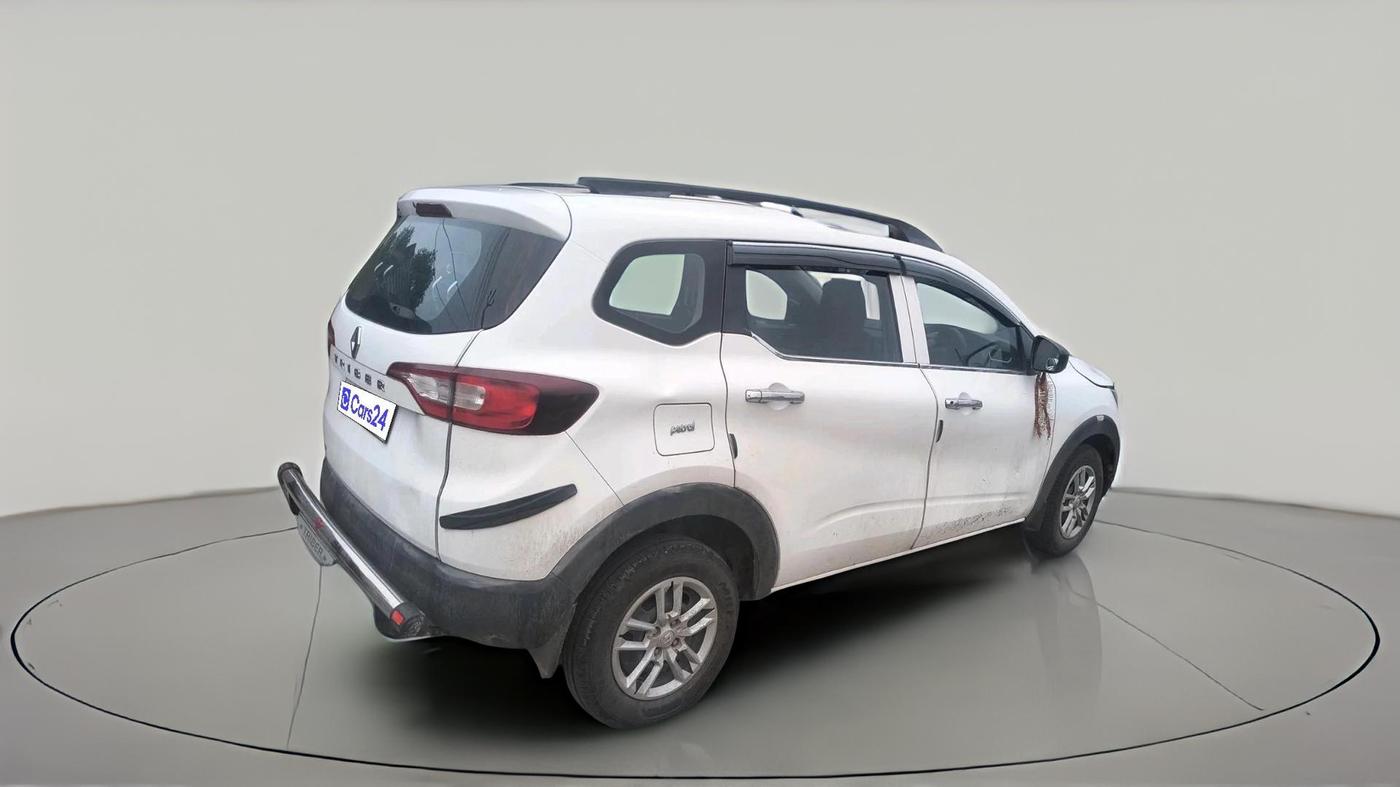 2023 Renault TRIBER RXL MT, Petrol, Manual, 35,557 km, exterior