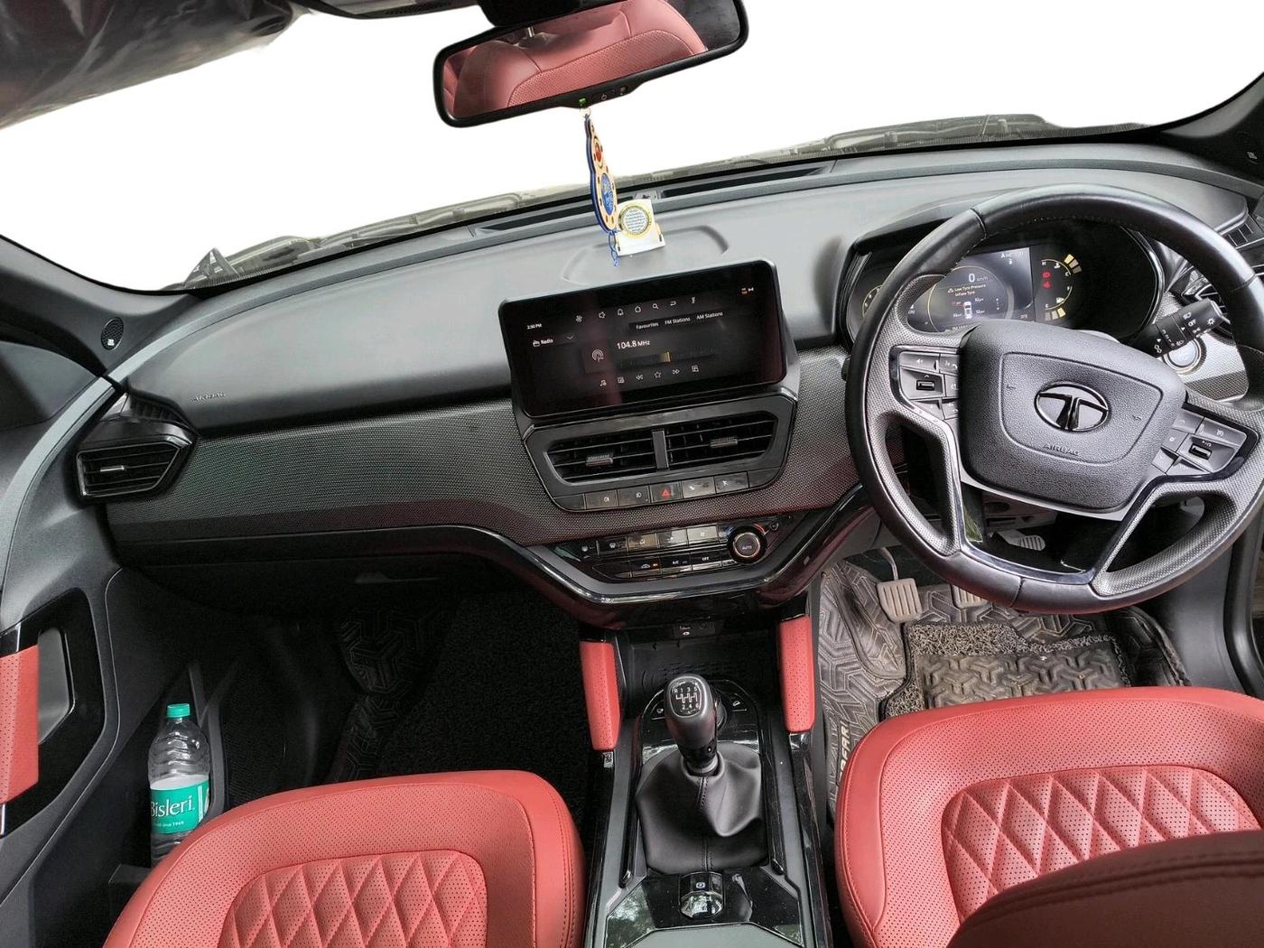 2023 Tata Safari XZ PLUS 2.0L RED DARK EDITION 7 STR MT, Diesel, Manual, 4,730 km, interior
