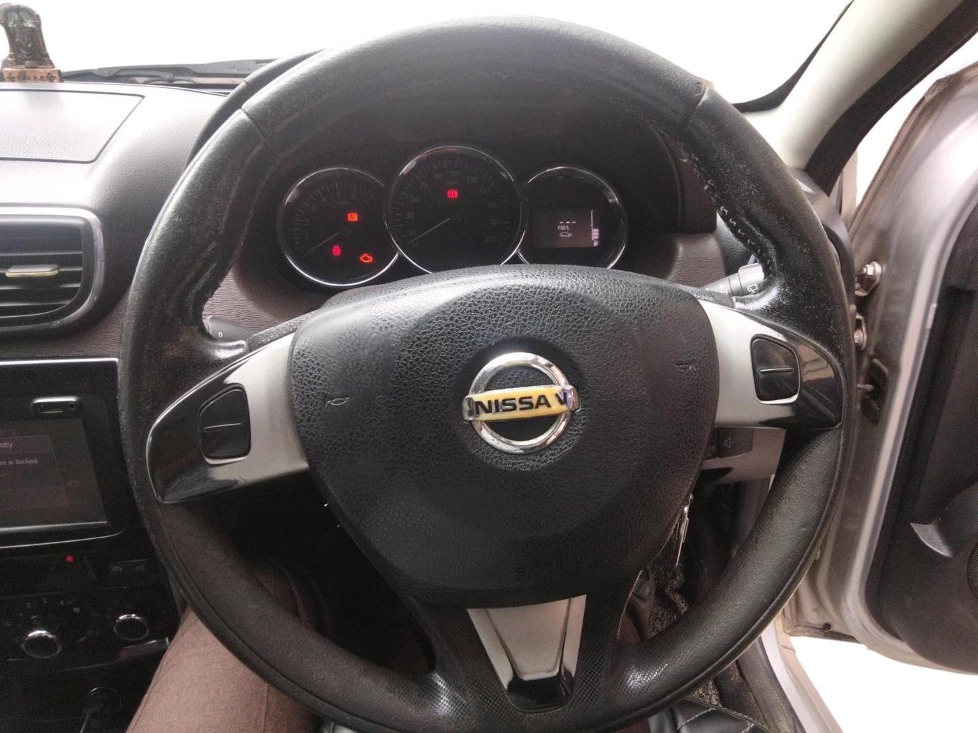 2017 Nissan Terrano XV PREMIUM D, Diesel, Manual, 2,40,169 km, interior