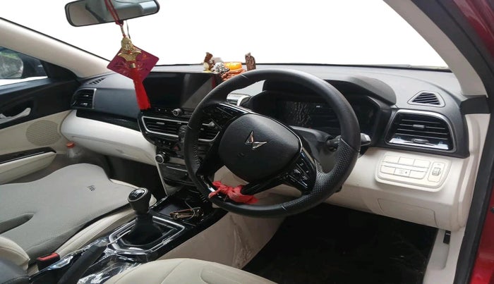 2024 Mahindra XUV 3XO AX5 1.2 L TCMPFi, Petrol, Manual, 9,424 km, interior