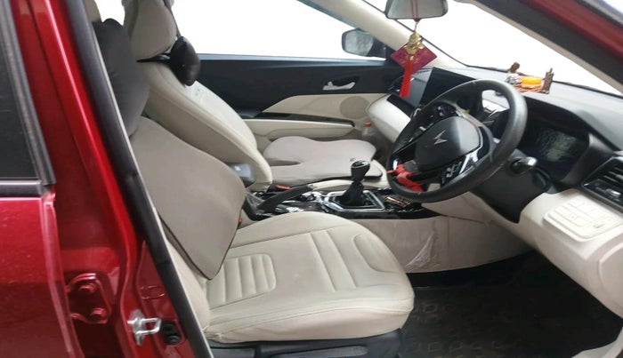 2024 Mahindra XUV 3XO AX5 1.2 L TCMPFi, Petrol, Manual, 9,424 km, interior