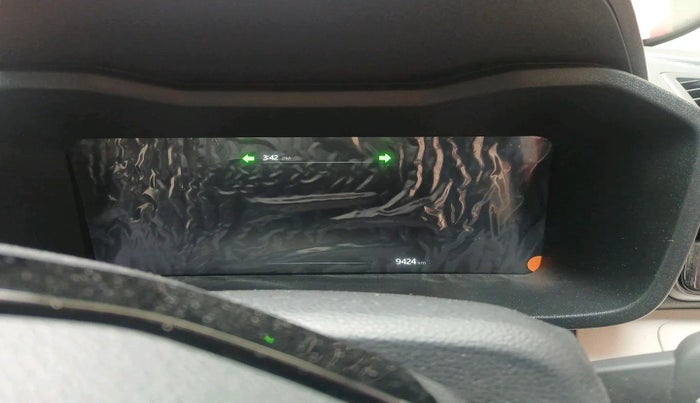 2024 Mahindra XUV 3XO AX5 1.2 L TCMPFi, Petrol, Manual, 9,424 km, interior