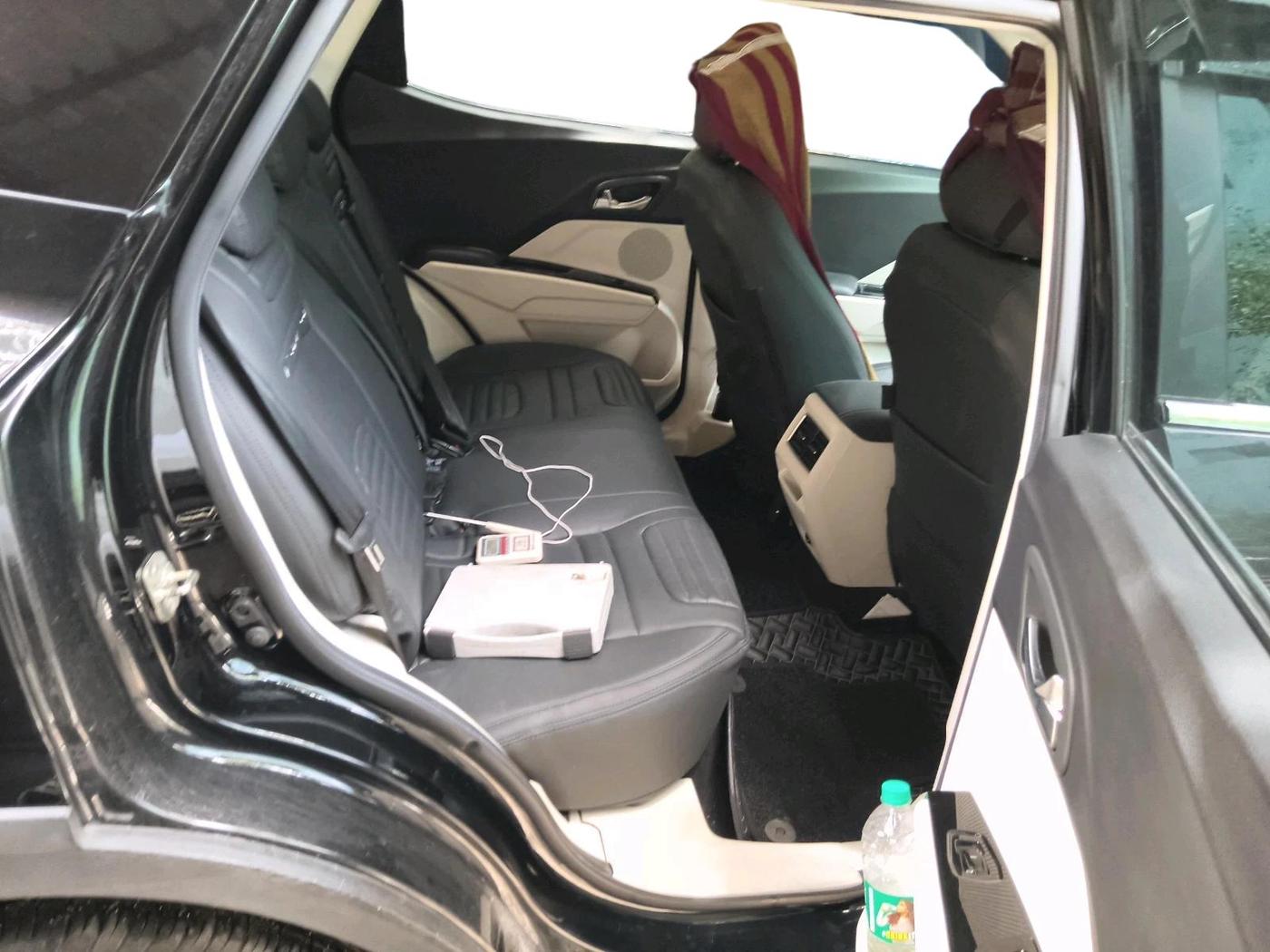 2024 Mahindra XUV 3XO AX5L 1.2 TGDi AT, Petrol, Automatic, 4,358 km, interior