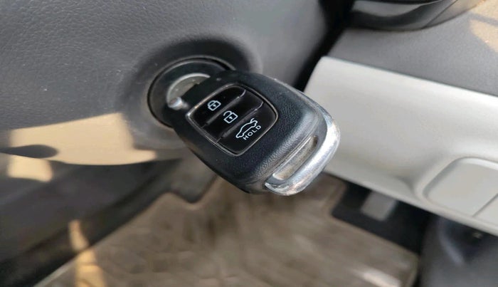 2020 Hyundai GRAND I10 NIOS SPORTZ AMT 1.2 KAPPA VTVT, Petrol, Automatic, 90,624 km, interior