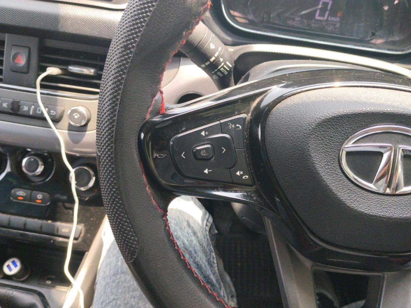 2022 Tata NEXON XM PLUS SUNROOF DIESEL, Diesel, Manual, 45,400 km, interior
