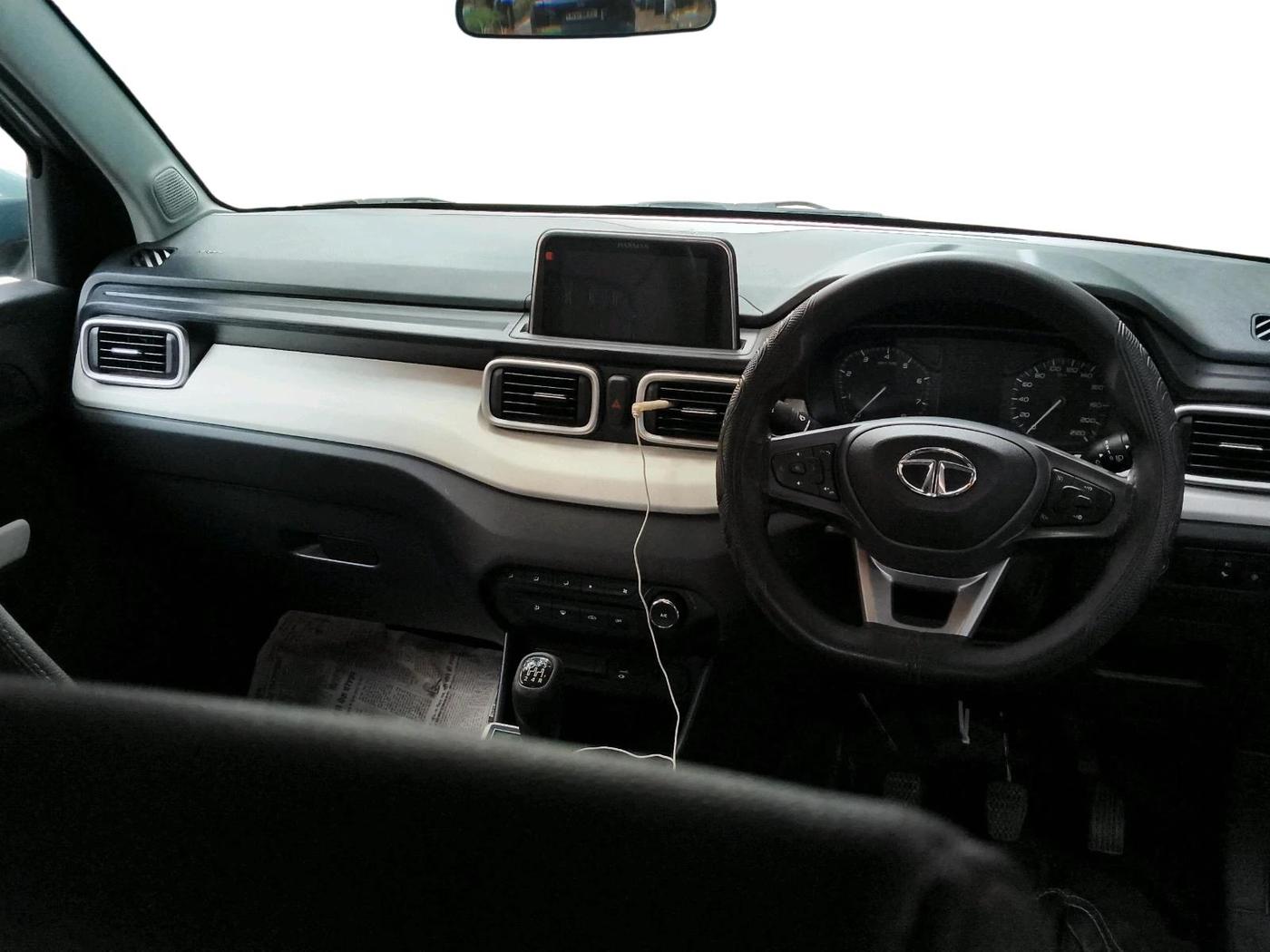 2022 Tata PUNCH ACCOMPLISHED MT, Petrol, Manual, 21,435 km, interior