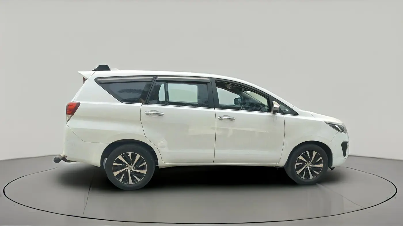 2022 Toyota Innova Crysta 2.4 ZX 7 STR, Diesel, Manual, 1,24,189 km, exterior