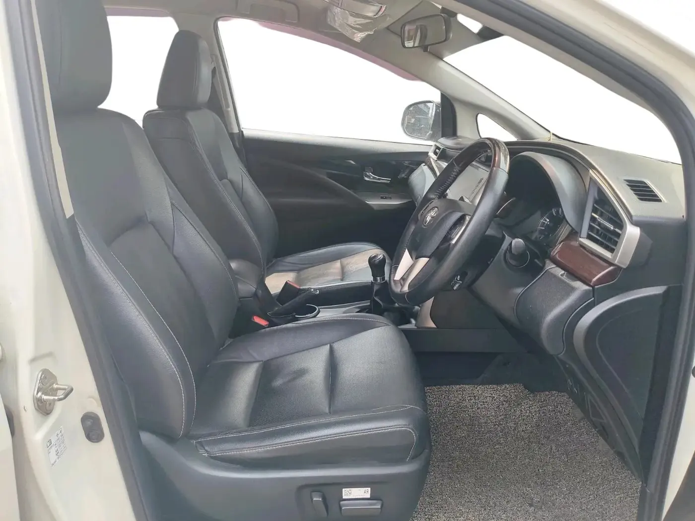 2022 Toyota Innova Crysta 2.4 ZX 7 STR, Diesel, Manual, 1,24,189 km, interior