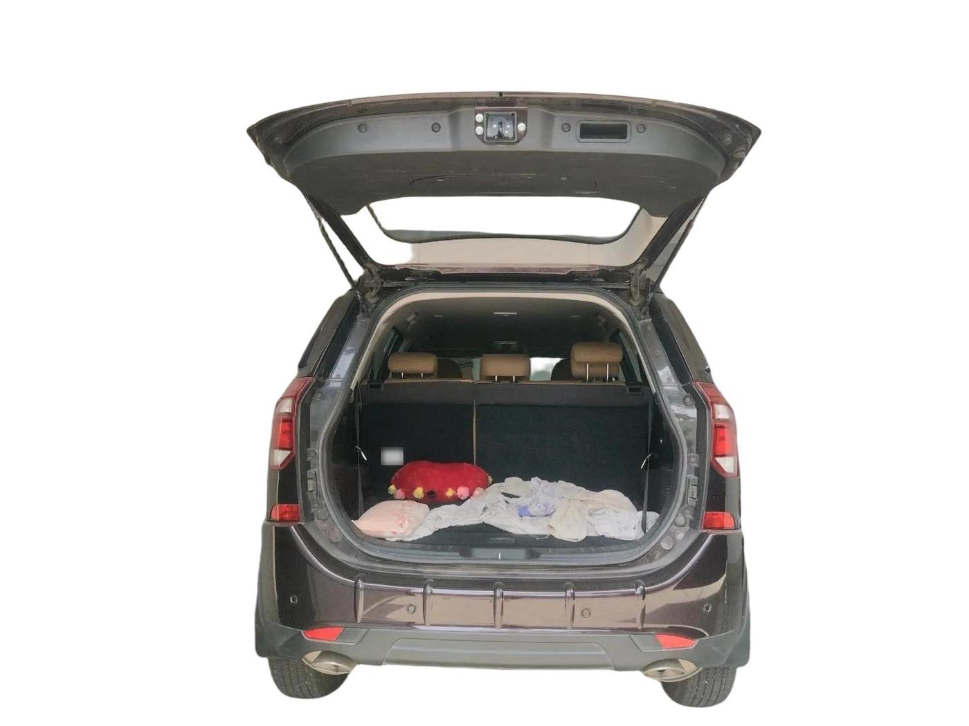 2020 Mahindra XUV500 W7, Diesel, Manual, 17,747 km, exterior