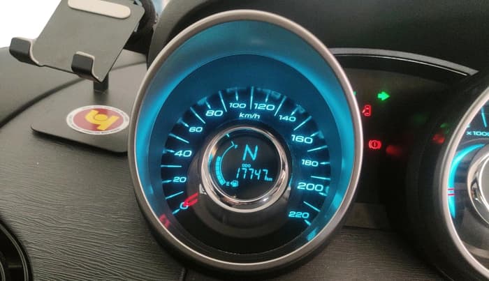 2020 Mahindra XUV500 W7, Diesel, Manual, 17,747 km, interior
